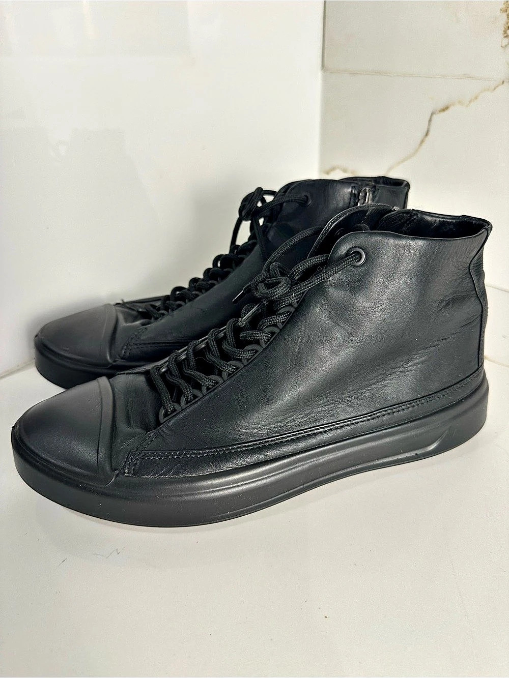 ECCO Flexure T-Cap High-Top Sneakers black leather size 9